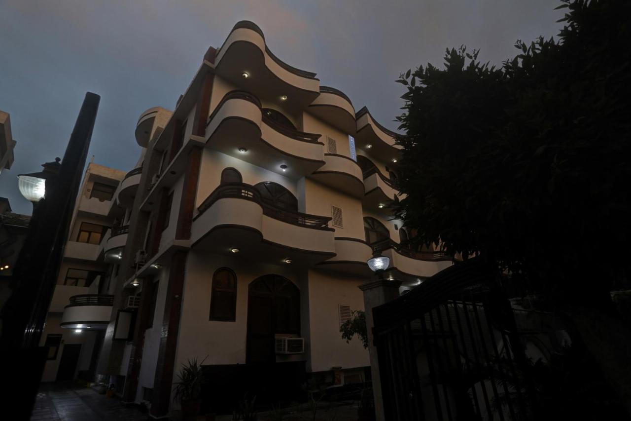 Hotel Townhouse The Premier View Near Iskcon Temple Noida Zewnętrze zdjęcie