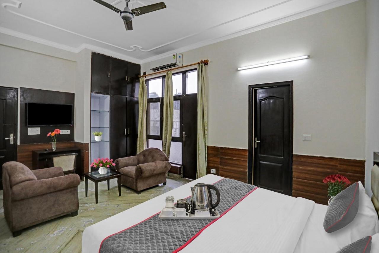 Hotel Townhouse The Premier View Near Iskcon Temple Noida Zewnętrze zdjęcie