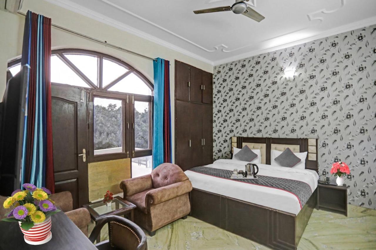 Hotel Townhouse The Premier View Near Iskcon Temple Noida Zewnętrze zdjęcie