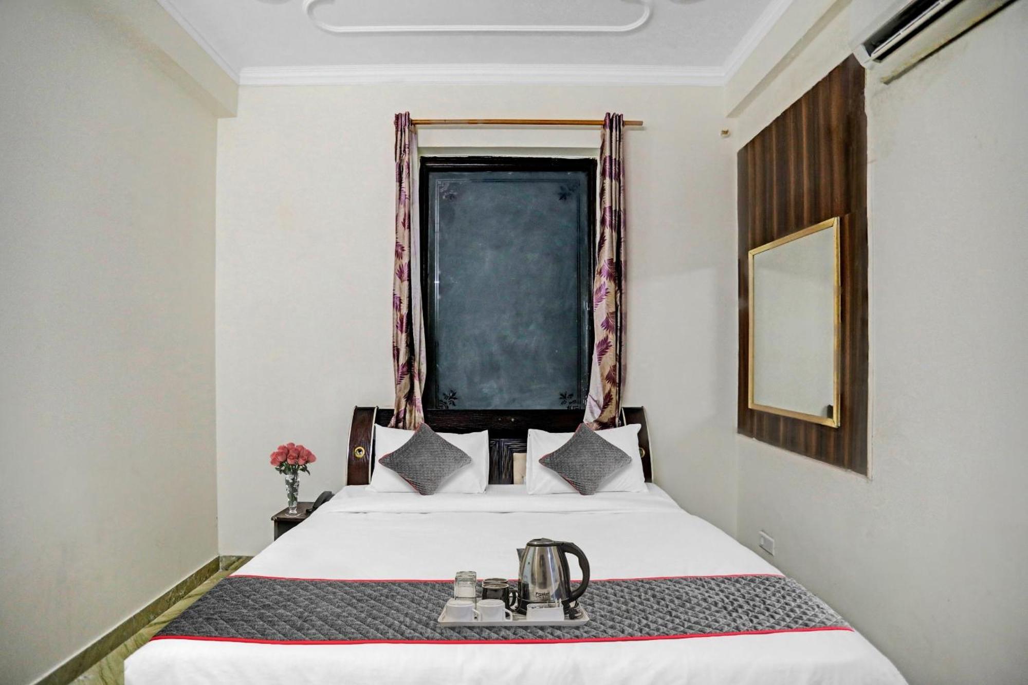 Hotel Townhouse The Premier View Near Iskcon Temple Noida Zewnętrze zdjęcie