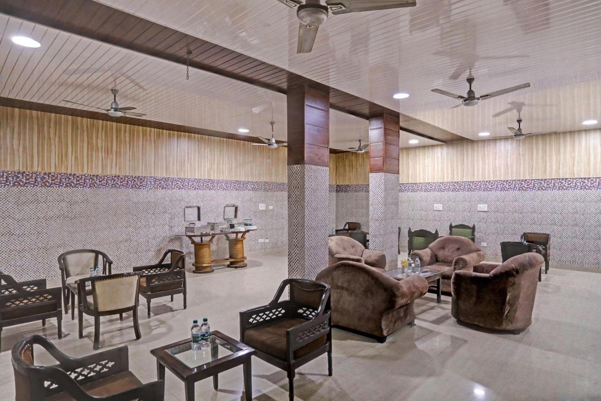 Hotel Townhouse The Premier View Near Iskcon Temple Noida Zewnętrze zdjęcie